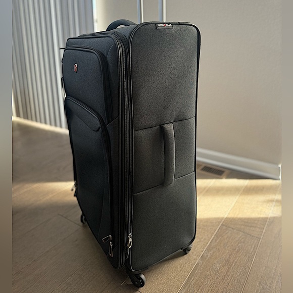 New! SWISSGEAR 29” 🇨🇭✈️🧳 LARGE Softside Checked Luggage Spinner - Picture 3 of 6